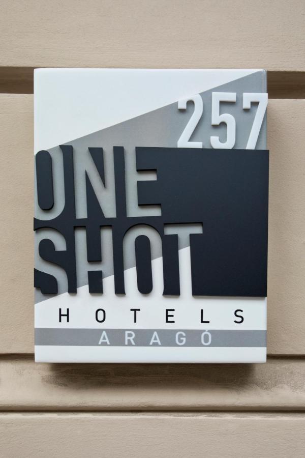 One Shot Arago Hotel Barcelona Bagian luar foto