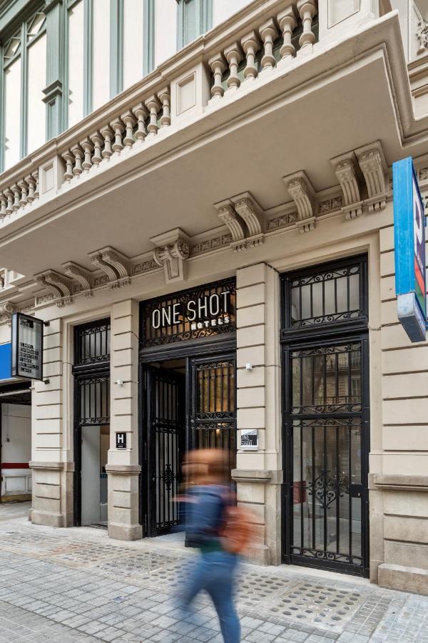 One Shot Arago Hotel Barcelona Bagian luar foto